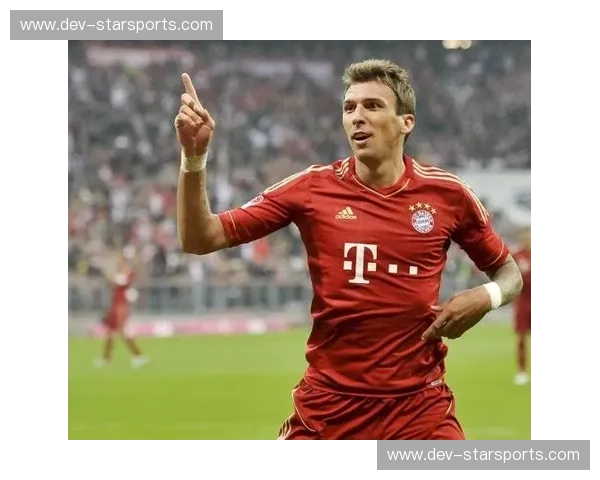 拜仁转会：王者重铸与未来棋局